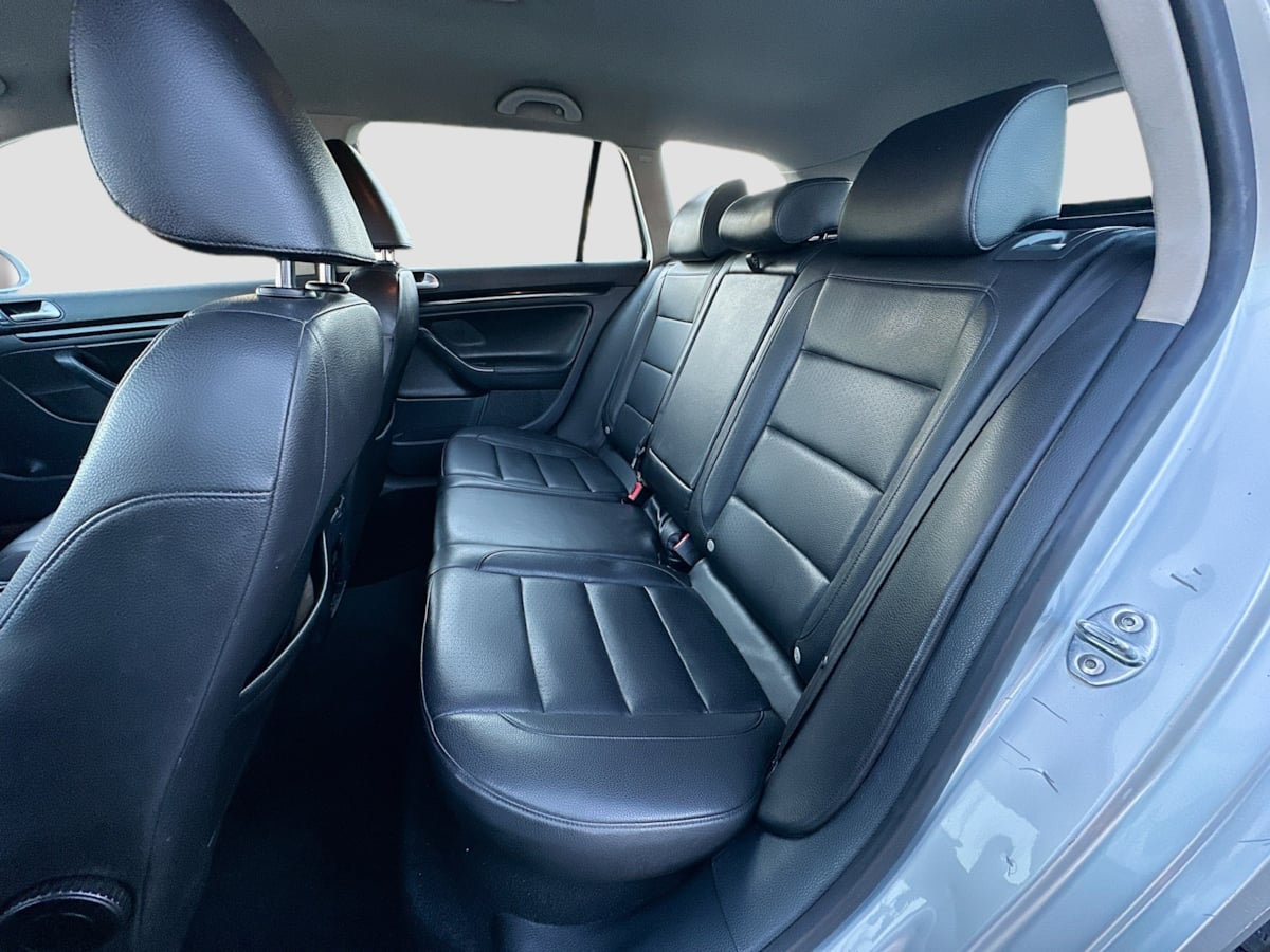 2014 Volkswagen Jetta SportWagen TDI photo 21
