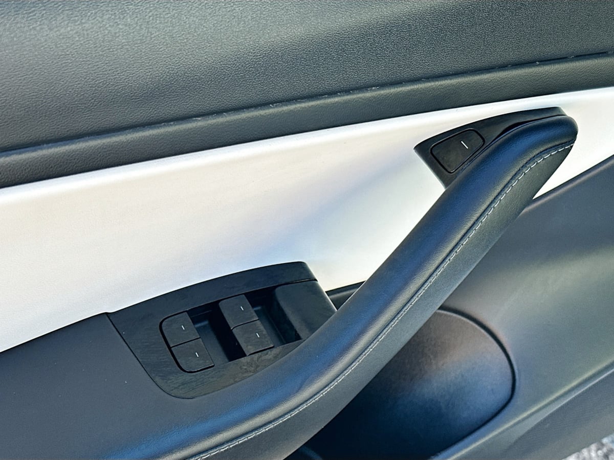 2020 Tesla Model 3 Standard Range Plus photo 15
