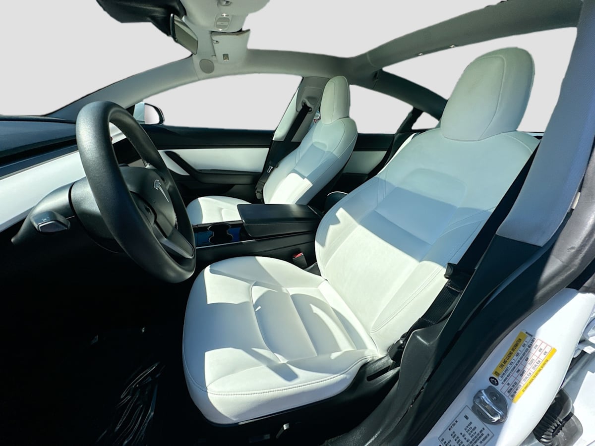 2020 Tesla Model 3 Standard Range Plus photo 17