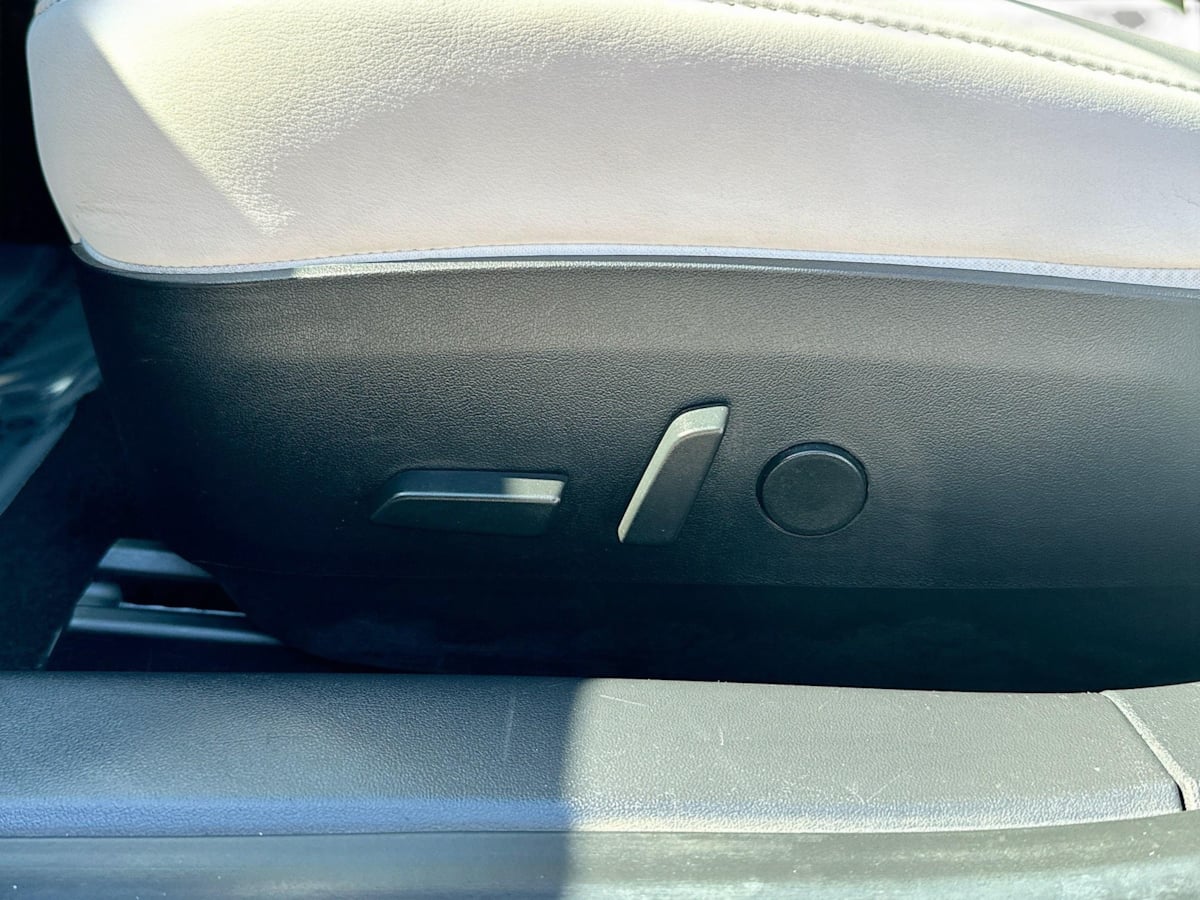 2020 Tesla Model 3 Standard Range Plus photo 16