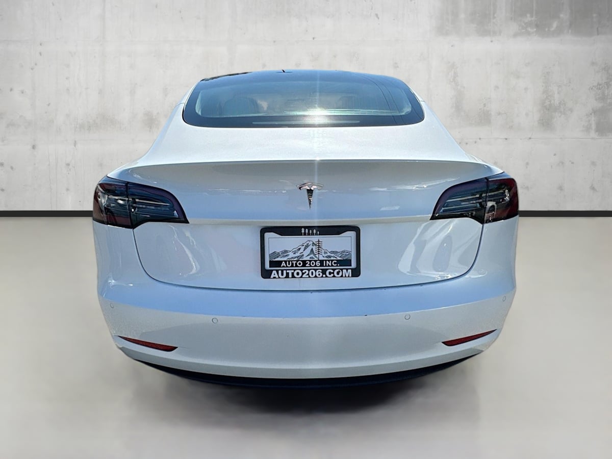 2020 Tesla Model 3 Standard Range Plus photo 6