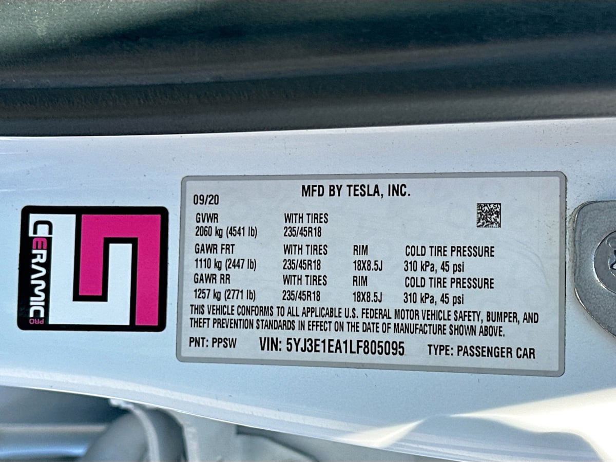 2020 Tesla Model 3 Standard Range Plus photo 24