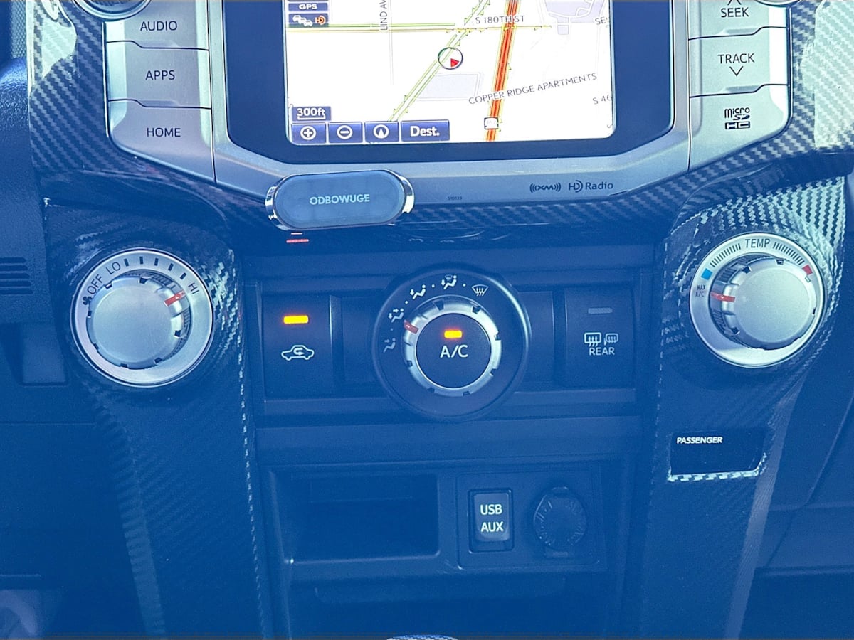 2016 Toyota 4Runner SR5 photo 16