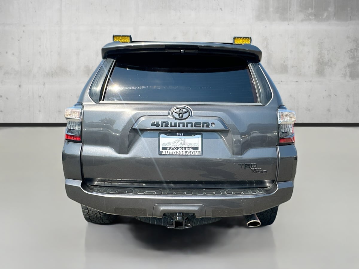 2016 Toyota 4Runner SR5 photo 6