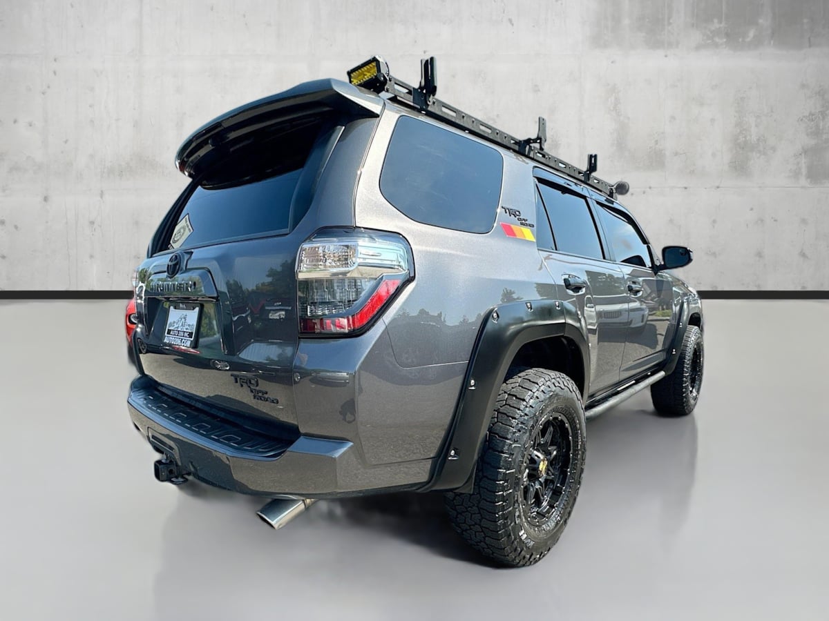 2016 Toyota 4Runner SR5 photo 7