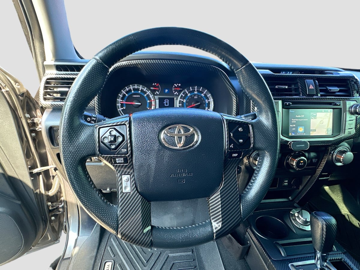 2016 Toyota 4Runner SR5 photo 11