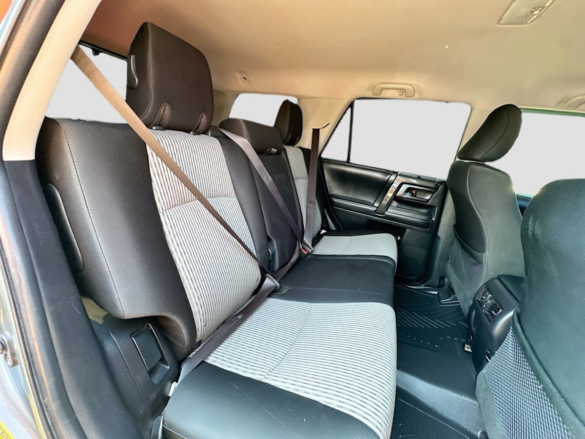 2016 Toyota 4Runner SR5 photo 24