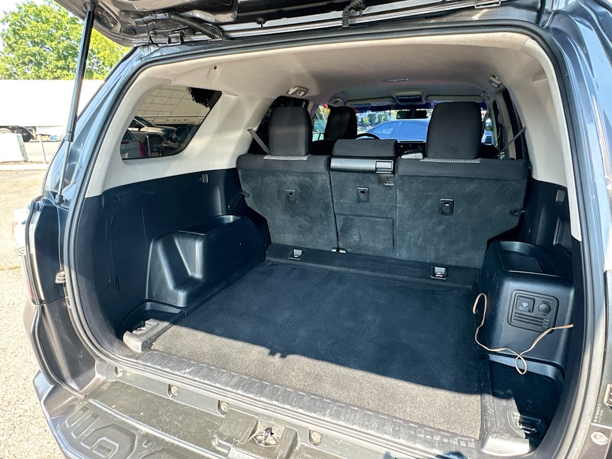 2016 Toyota 4Runner SR5 photo 23
