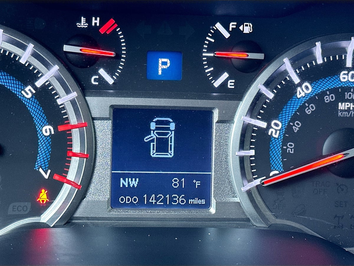 2016 Toyota 4Runner SR5 photo 12