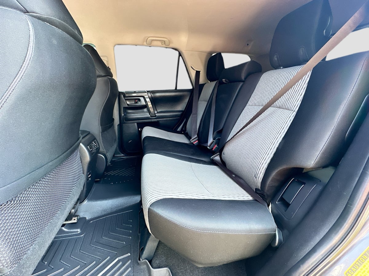 2016 Toyota 4Runner SR5 photo 21