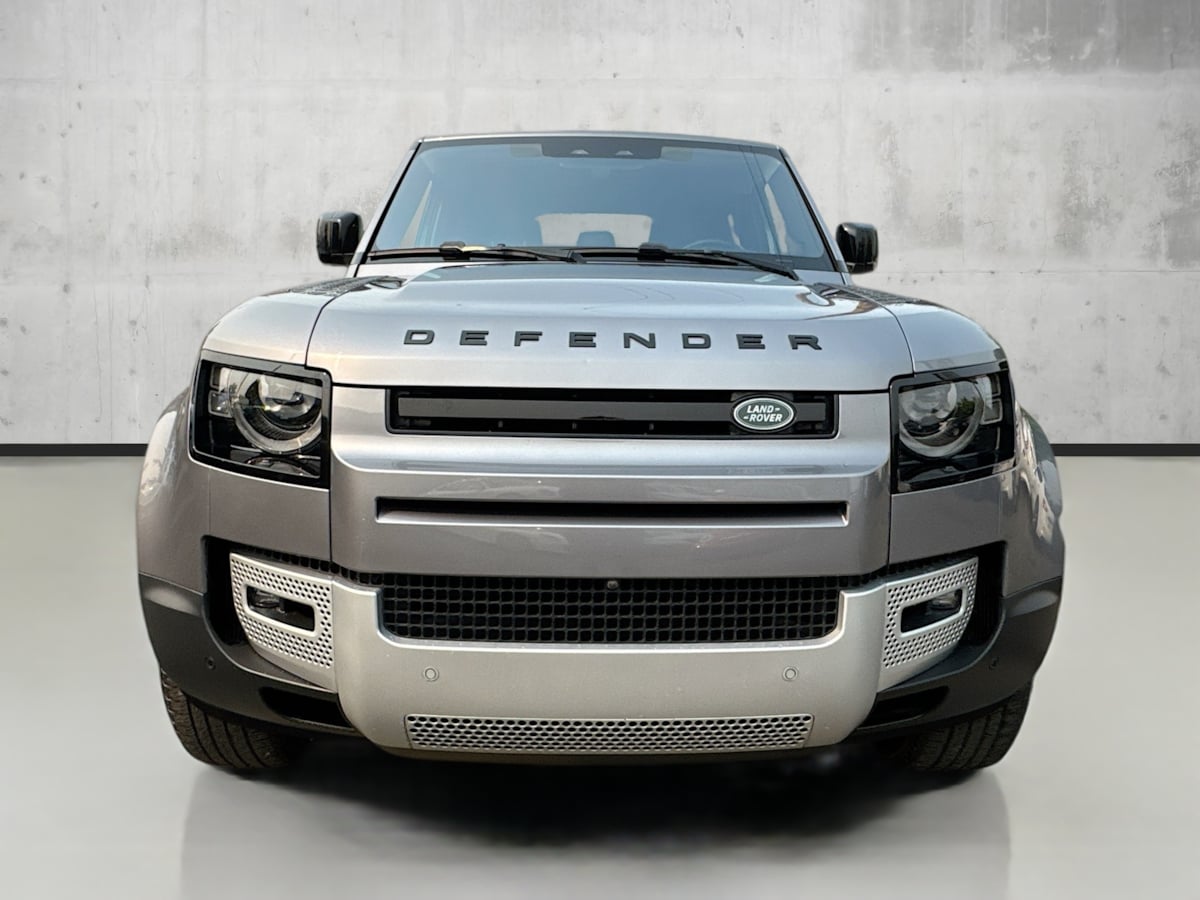 2020 Land Rover Defender HSE photo 2