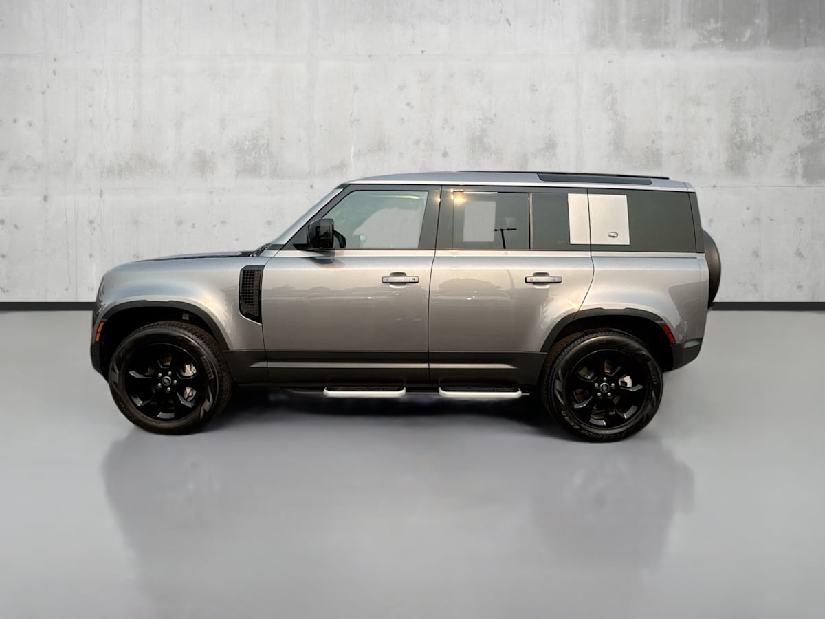 2020 Land Rover Defender HSE photo 4