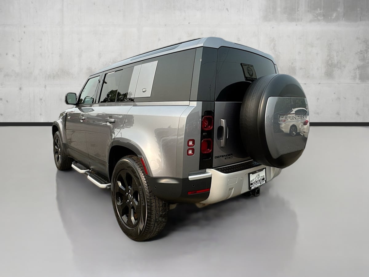 2020 Land Rover Defender HSE photo 5