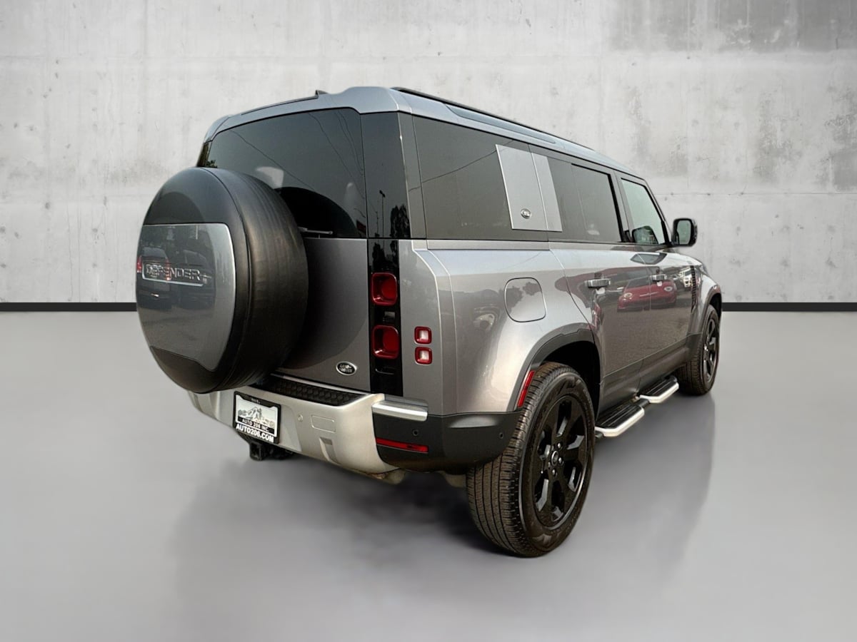 2020 Land Rover Defender HSE photo 7