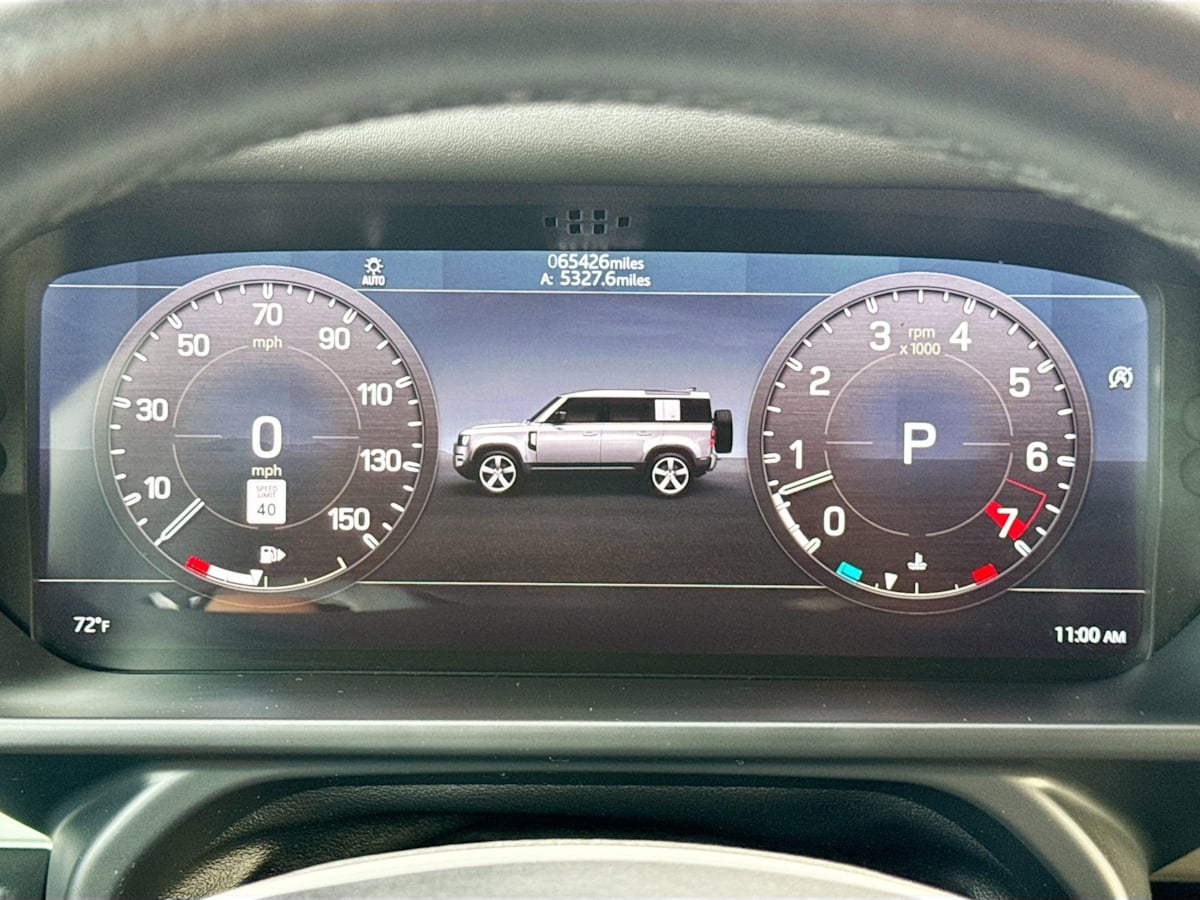 2020 Land Rover Defender HSE photo 11