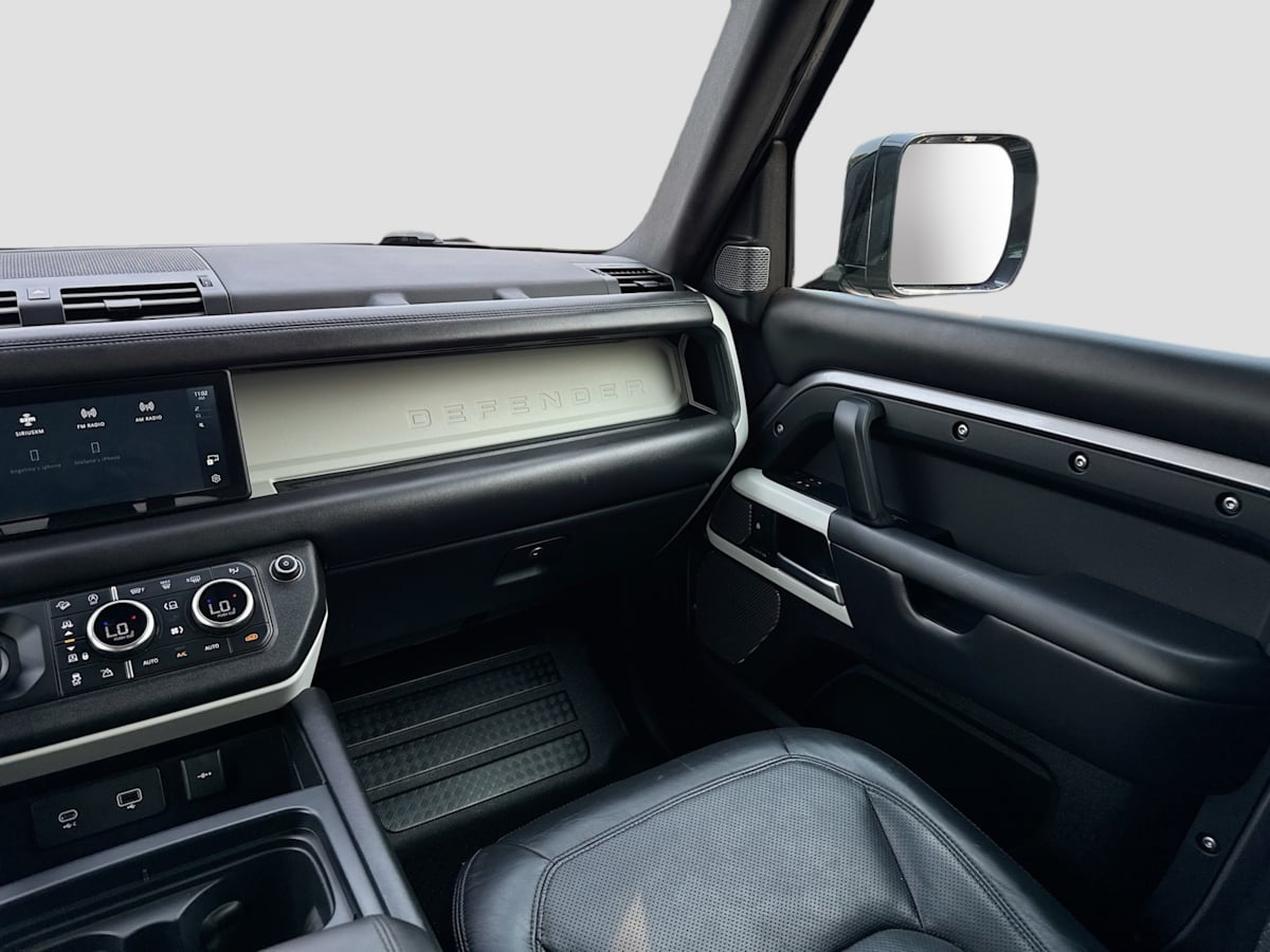 2020 Land Rover Defender HSE photo 20