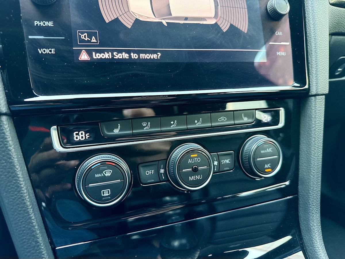 2016 Volkswagen Golf R Base photo 20