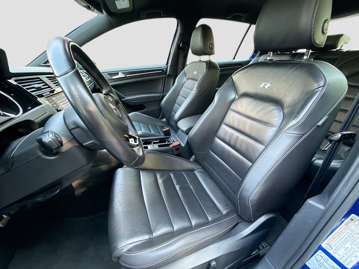 2016 Volkswagen Golf R Base photo 21