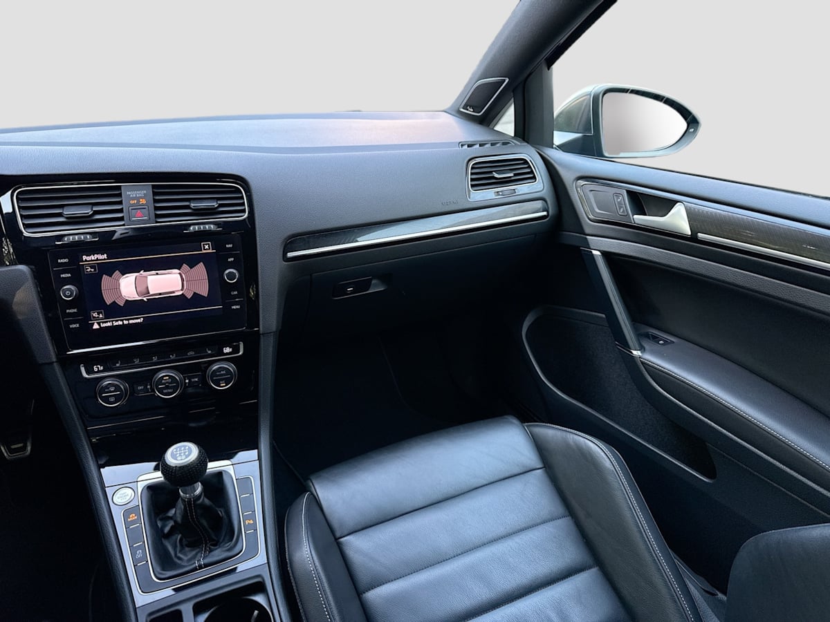 2016 Volkswagen Golf R Base photo 23