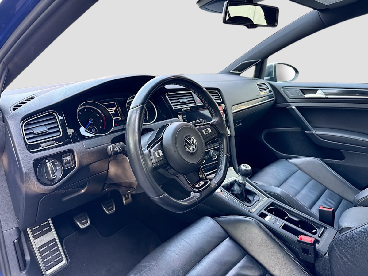 2016 Volkswagen Golf R Base photo 9