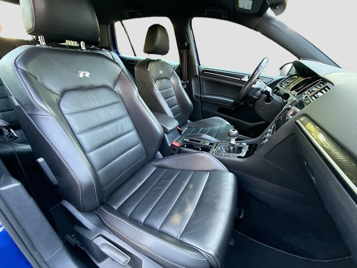 2016 Volkswagen Golf R Base photo 28