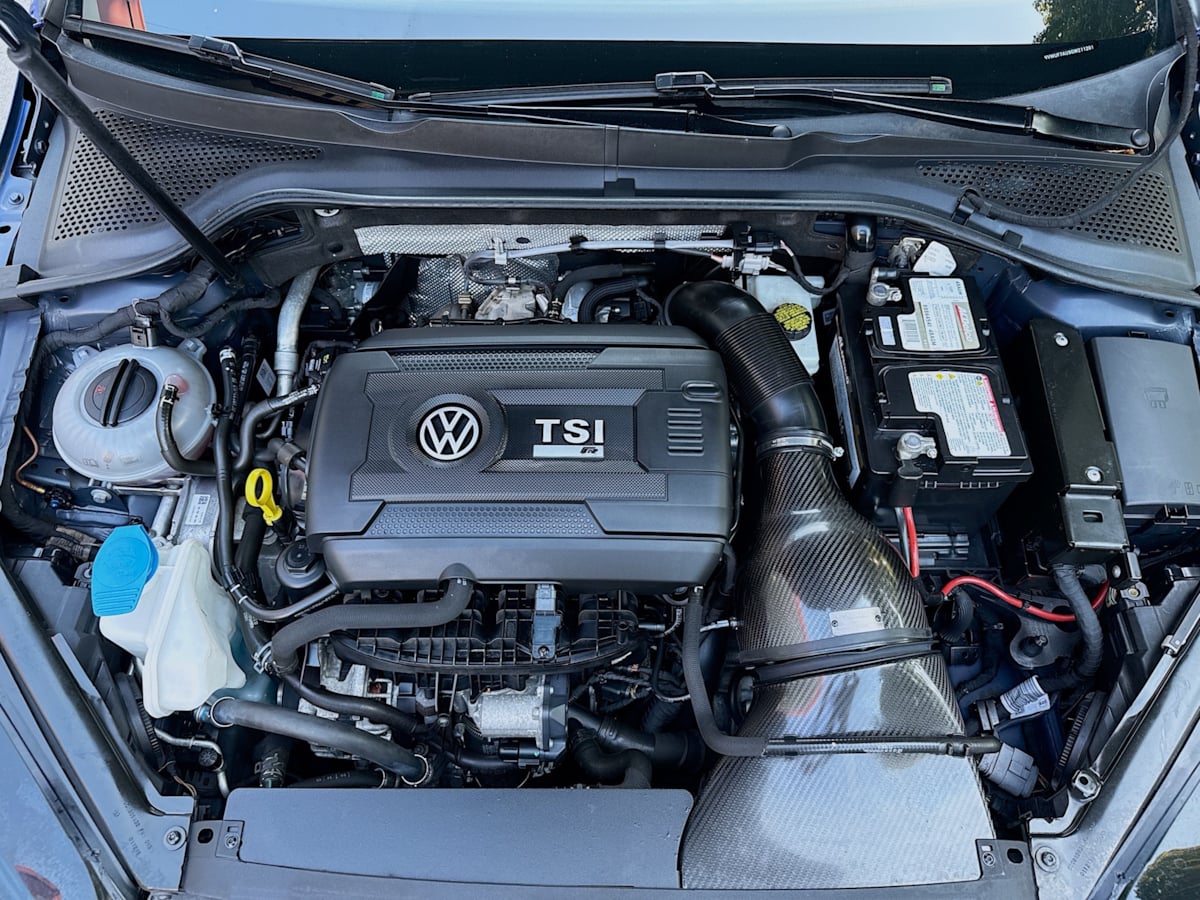 2016 Volkswagen Golf R Base photo 30