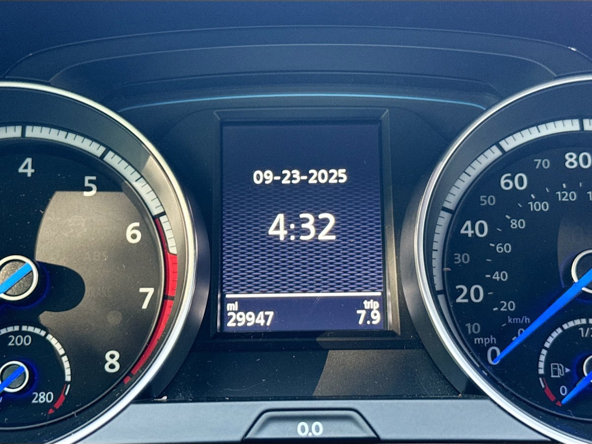 2016 Volkswagen Golf R Base photo 12