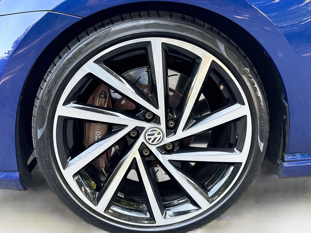 2016 Volkswagen Golf R Base photo 31
