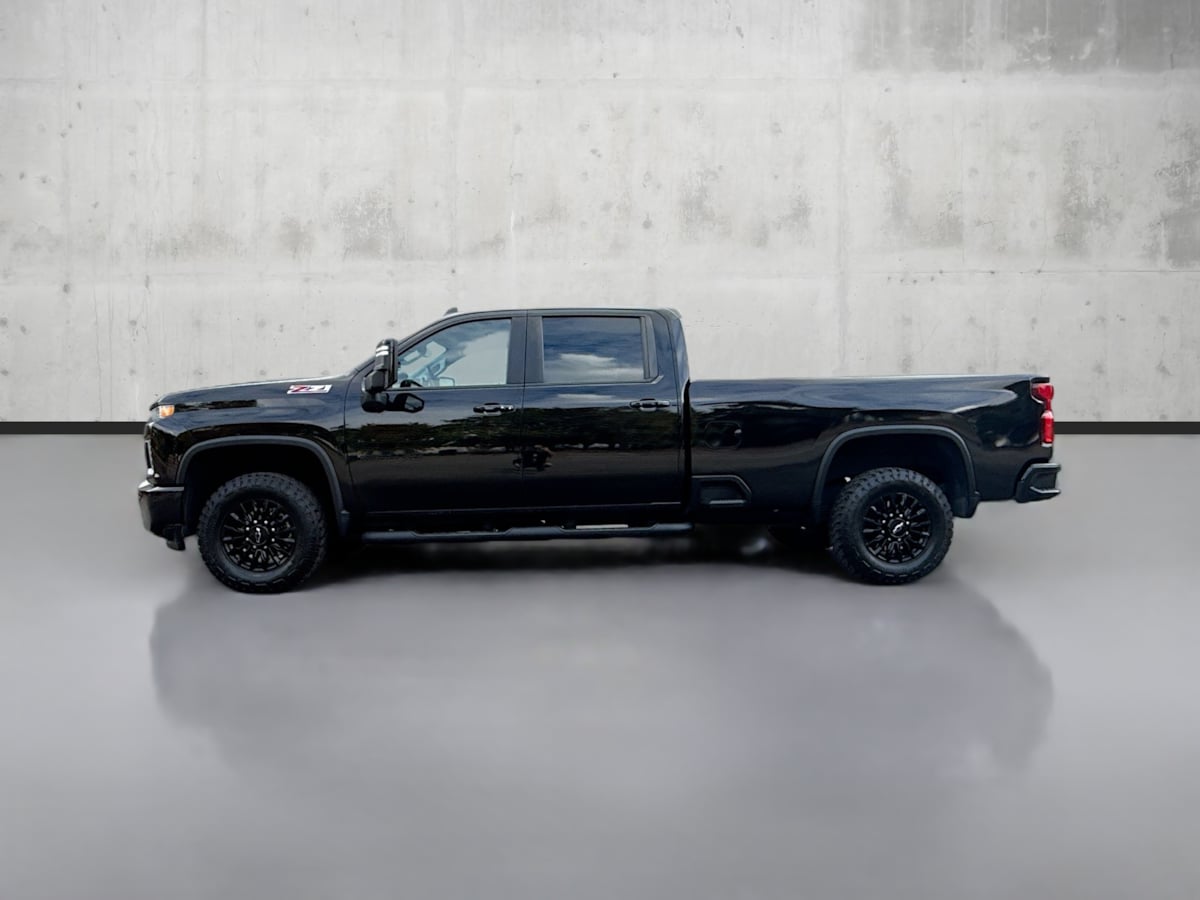 2021 Chevrolet Silverado 2500HD LTZ photo 2