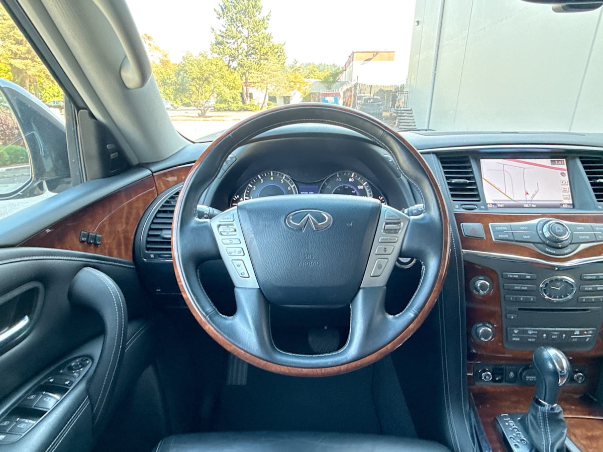 2017 Infiniti QX80 photo 11