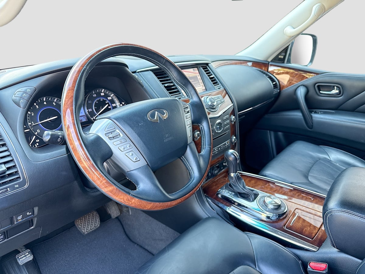 2017 Infiniti QX80 photo 9