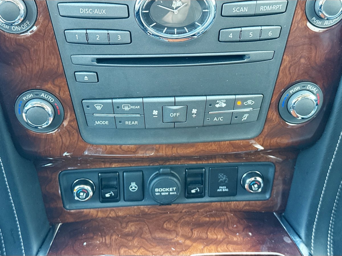 2017 Infiniti QX80 photo 15