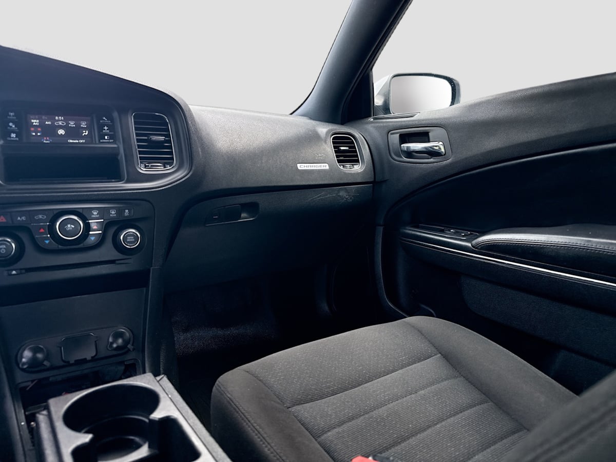 2014 Dodge Charger photo 17
