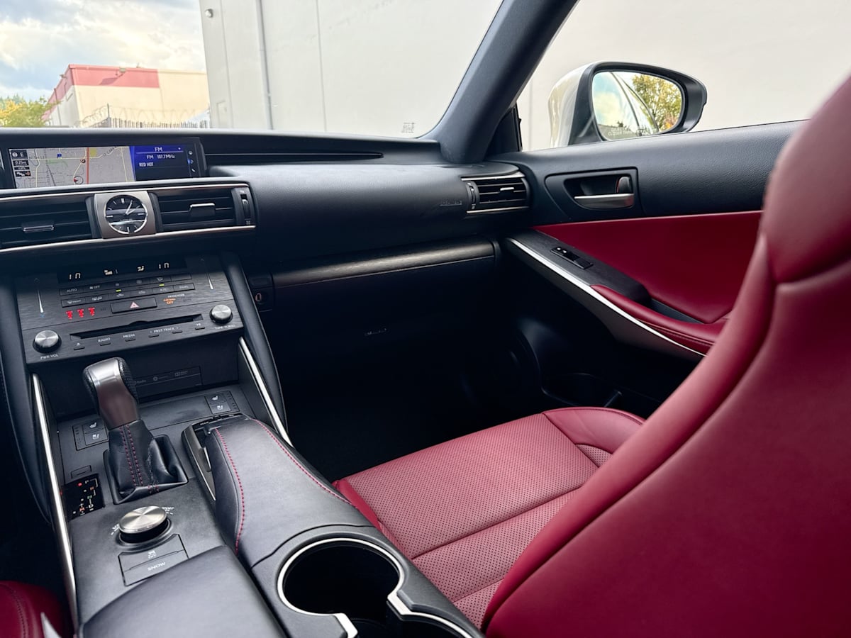 2020 Lexus IS 350 F SPORT AWD photo 24