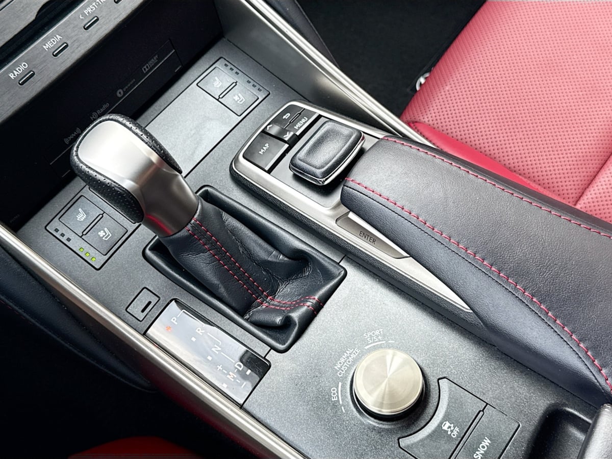 2020 Lexus IS 350 F SPORT AWD photo 17