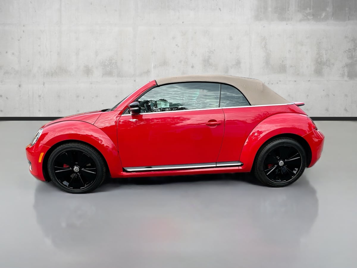2013 Volkswagen Beetle Convertible photo 4