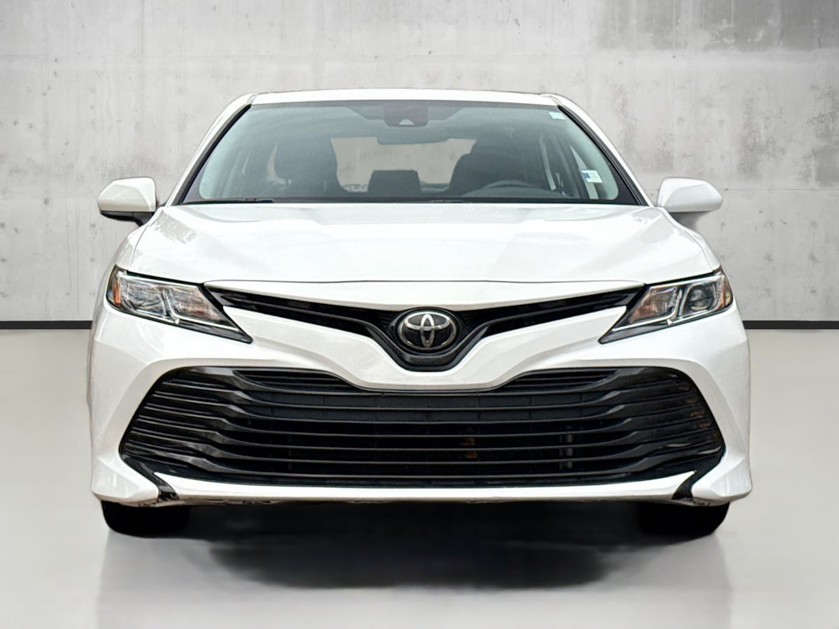 2020 Toyota Camry LE photo 2