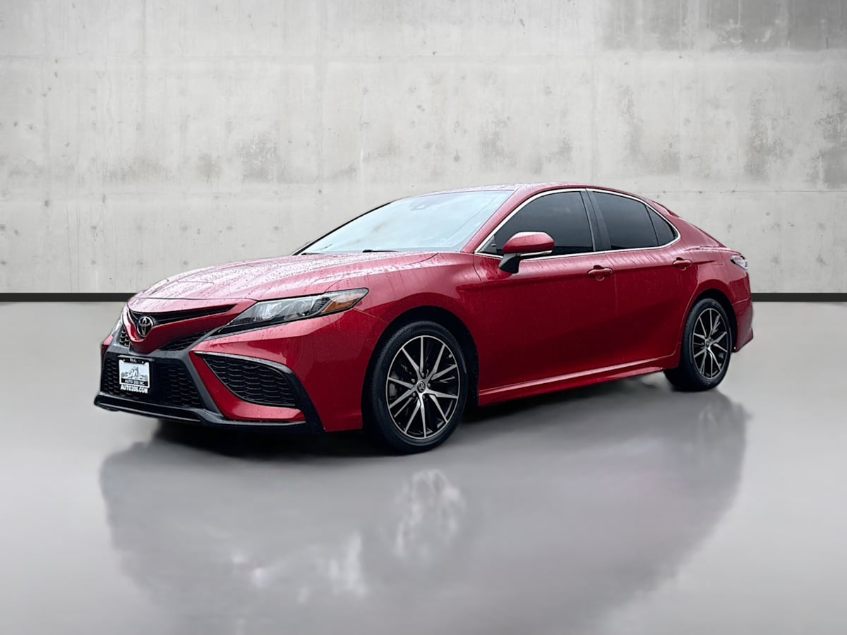 2021 Toyota Camry SE photo 3