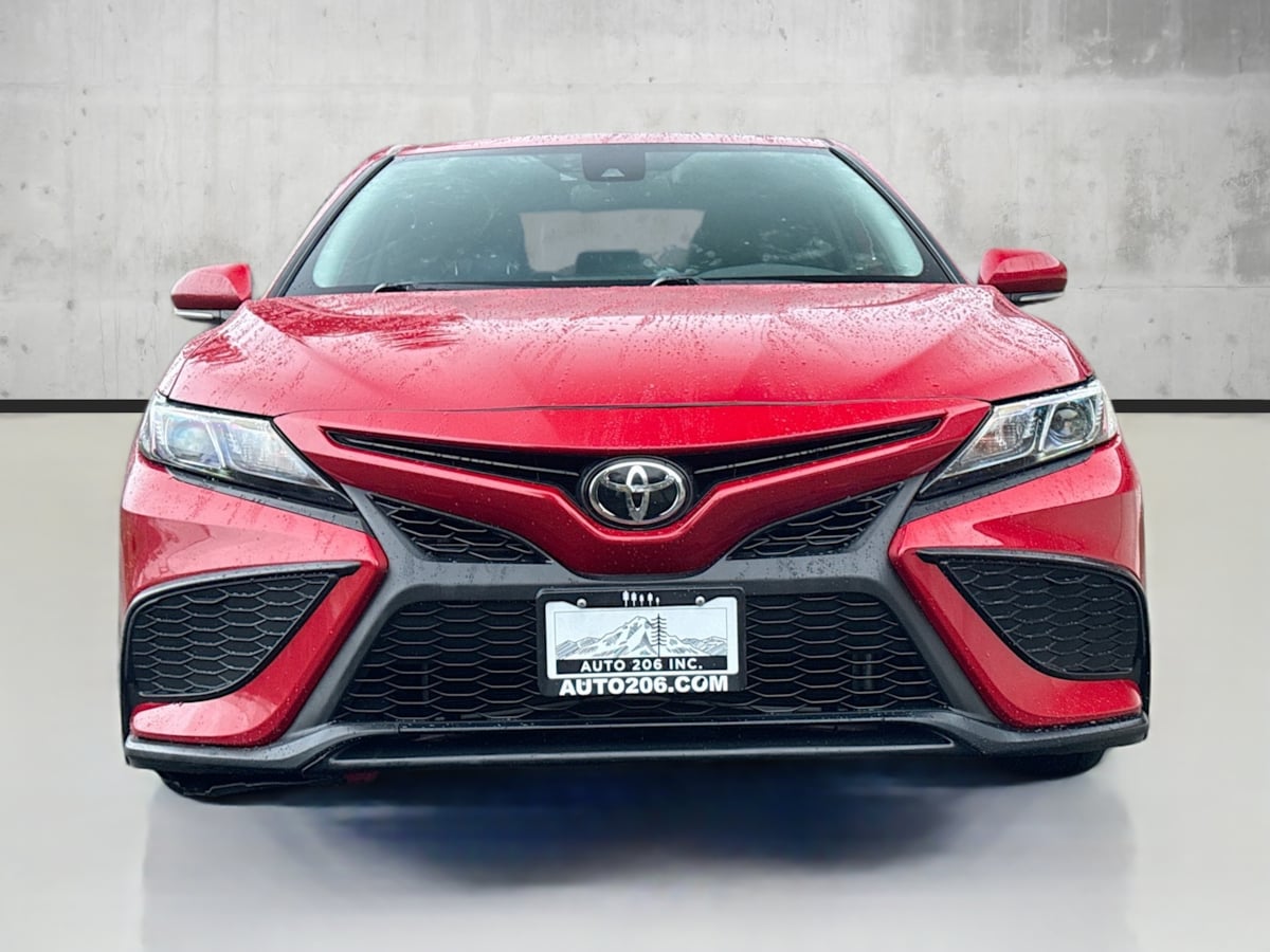 2021 Toyota Camry SE photo 2