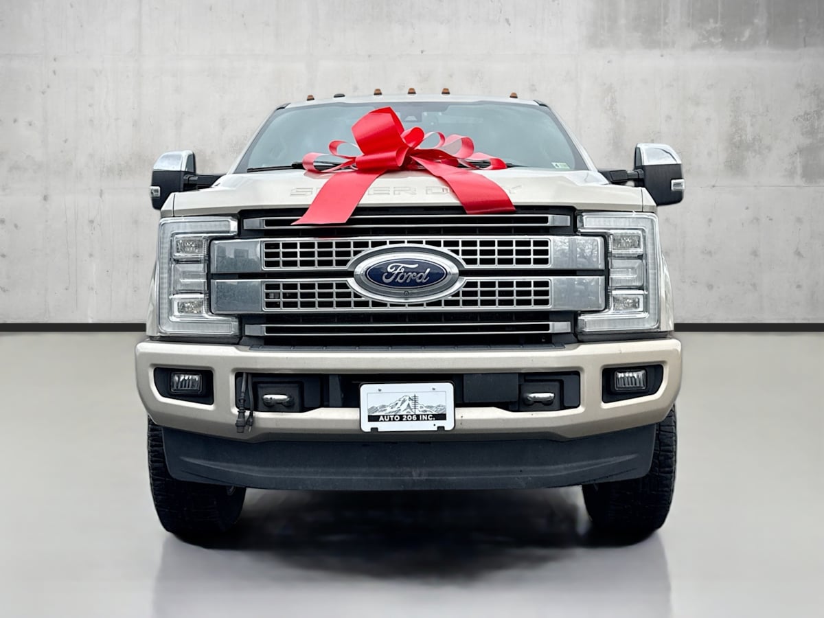 2018 Ford F-250 Platinum photo 2