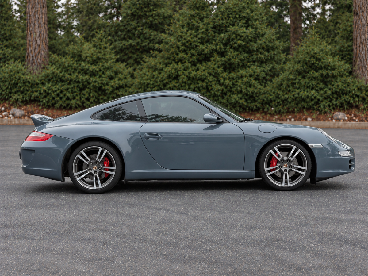 Photo 2 of this Porsche 911