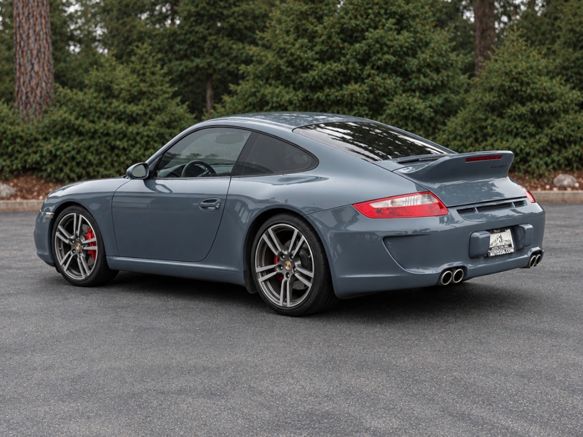 Photo 5 of this Porsche 911