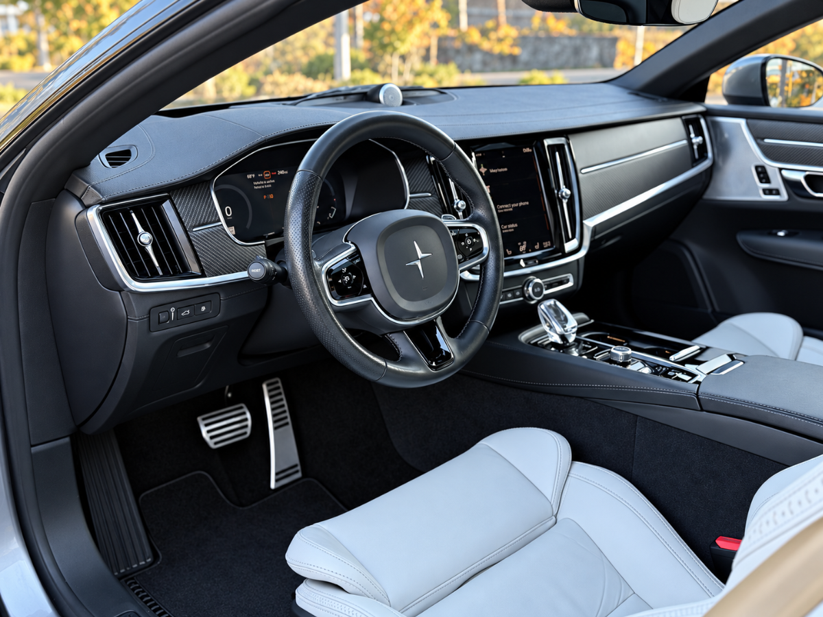 Photo 11 of this Polestar 1