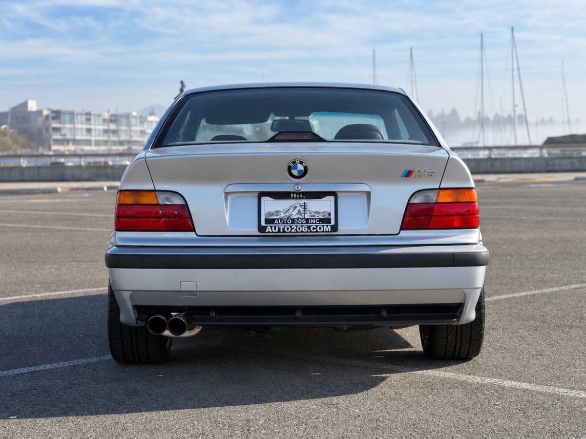 Photo 4 of this BMW 3 Series
