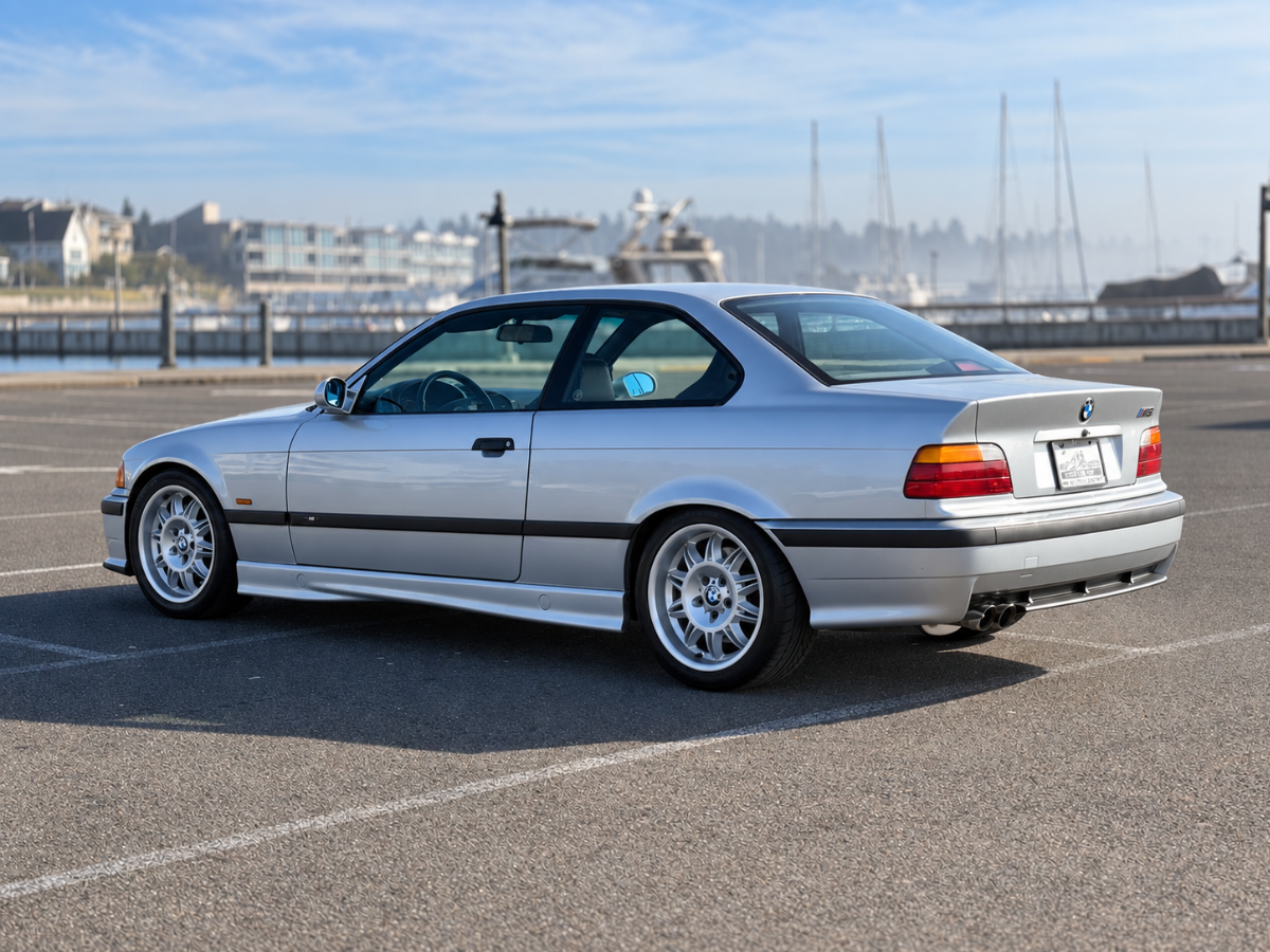 Photo 5 of this BMW 3 Series