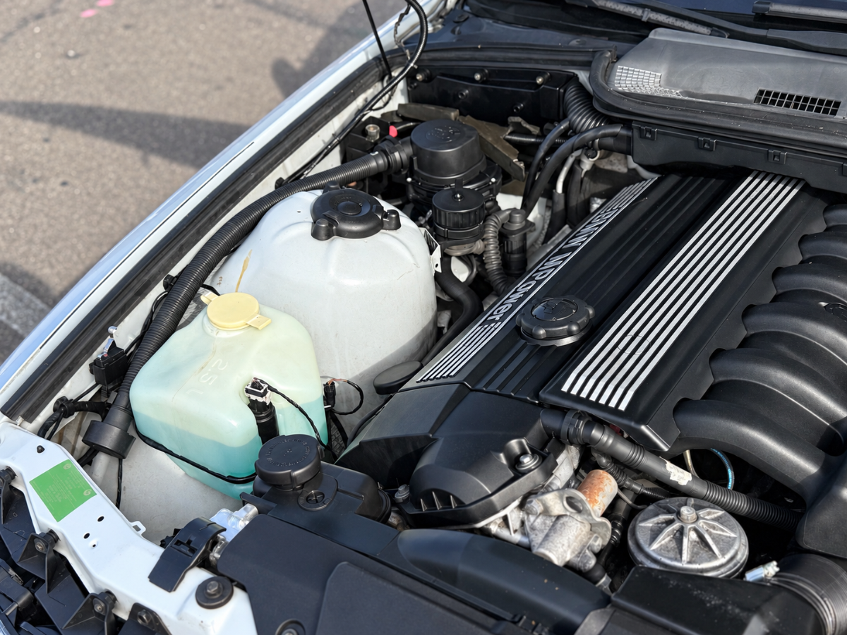 Photo 14 of this BMW 3 Series
