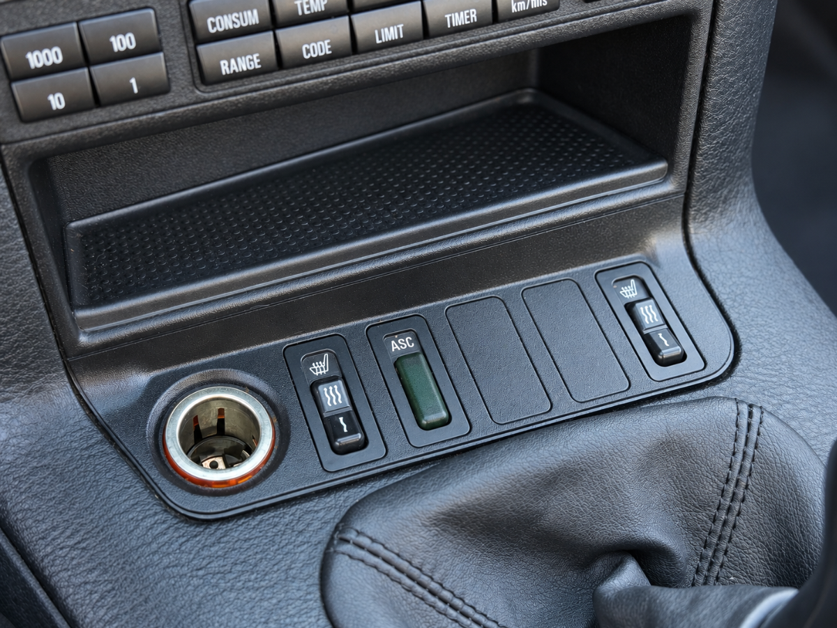 Photo 32 of this BMW 3 Series