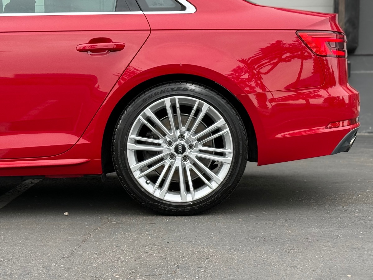 Photo 14 of this Audi A4