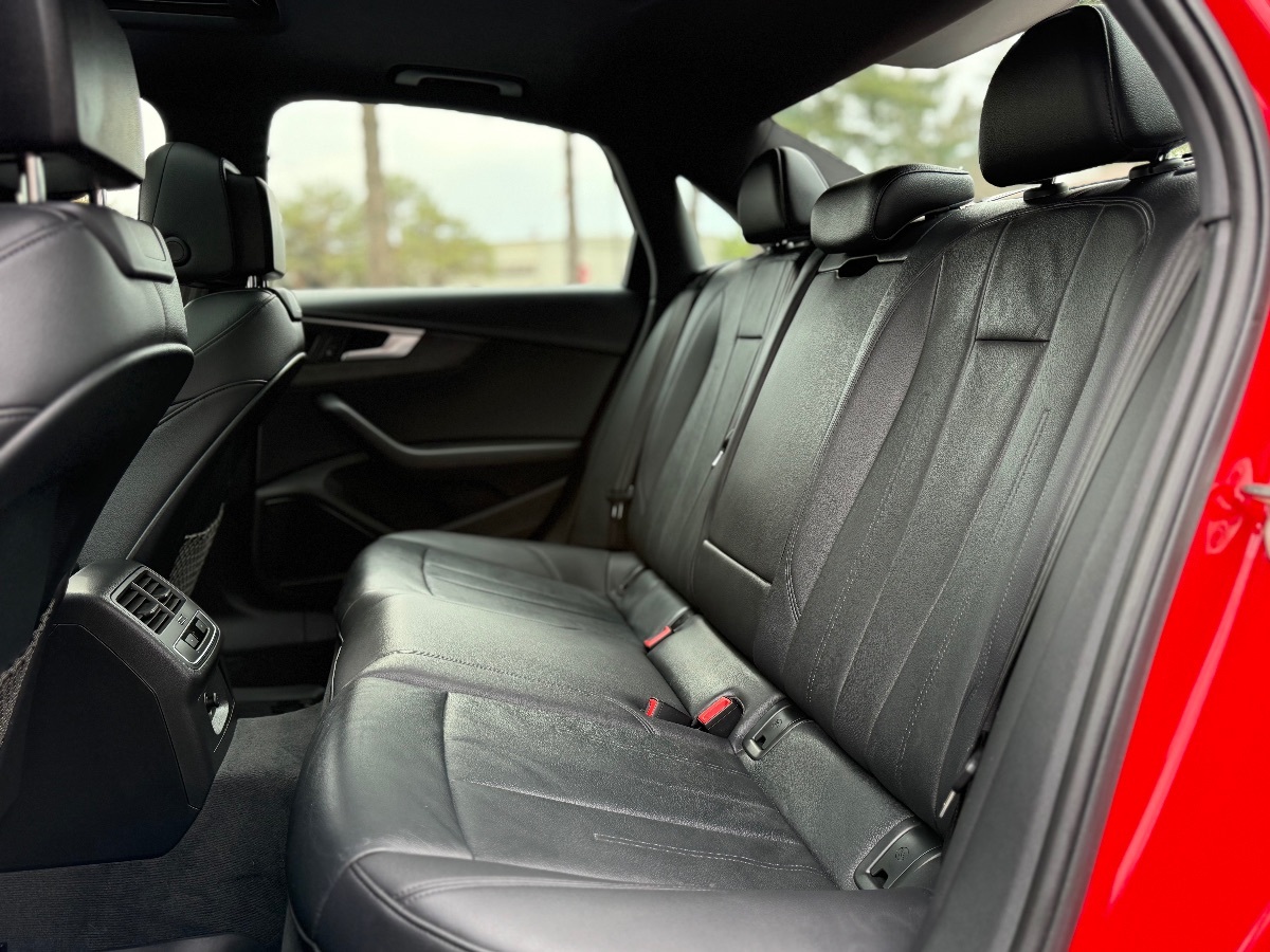 Photo 23 of this Audi A4