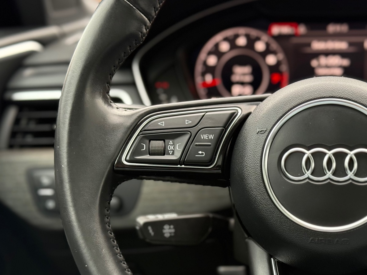 Photo 30 of this Audi A4